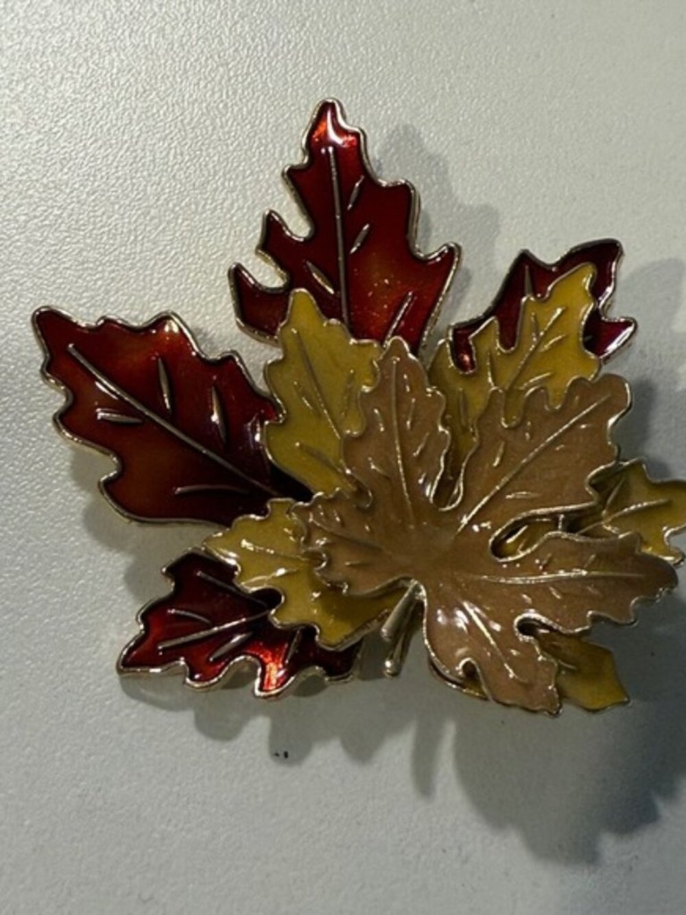 Vintage Autumn Maple Leaf Brooch Pin Gold Tone Fall Harvest Thanksgiving Jewelry